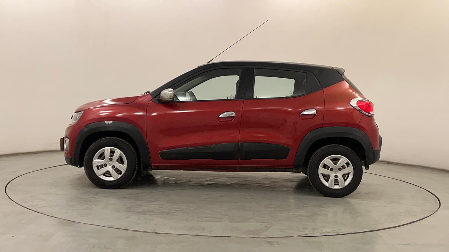 Used 2017 Renault Kwid RXT Petrol Manual exterior LEFT SIDE VIEW