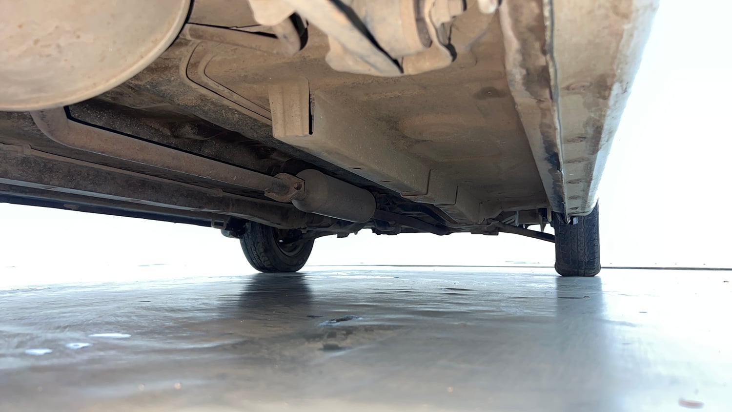 Used 2018 Maruti Suzuki Wagon R LXI Petrol Manual extra REAR RIGHT UNDERBODY VIEW