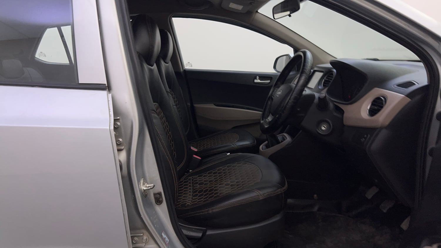 Used 2019 Hyundai Grand i10 Sportz 1.2 Kappa VTVT Petrol Manual interior RIGHT SIDE FRONT DOOR CABIN VIEW