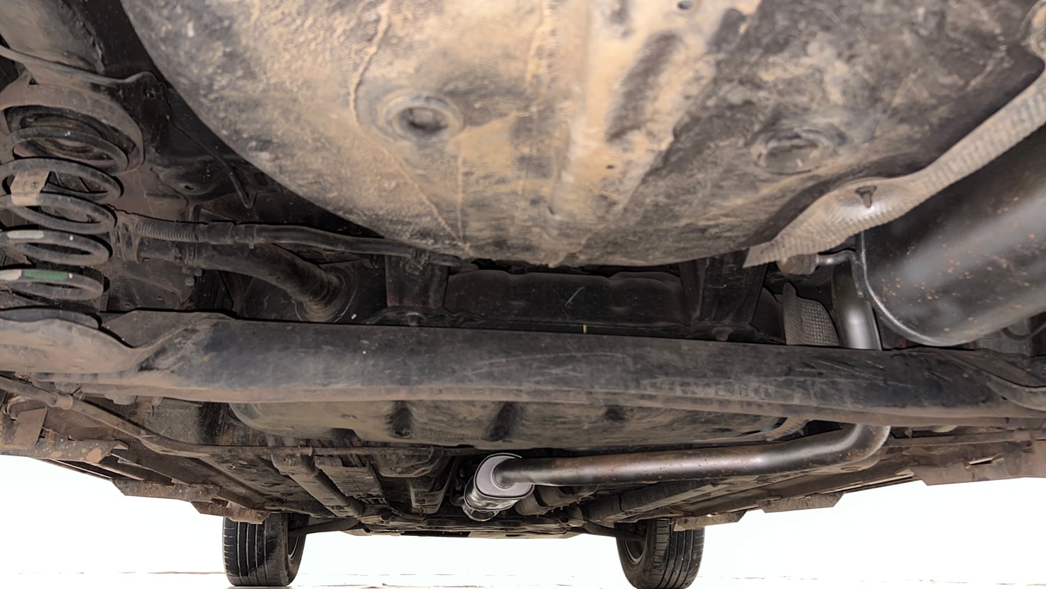 Used 2023 Hyundai Venue SX (O) 1.0 Turbo DCT Petrol Automatic extra REAR UNDERBODY VIEW (TAKEN FROM REAR)