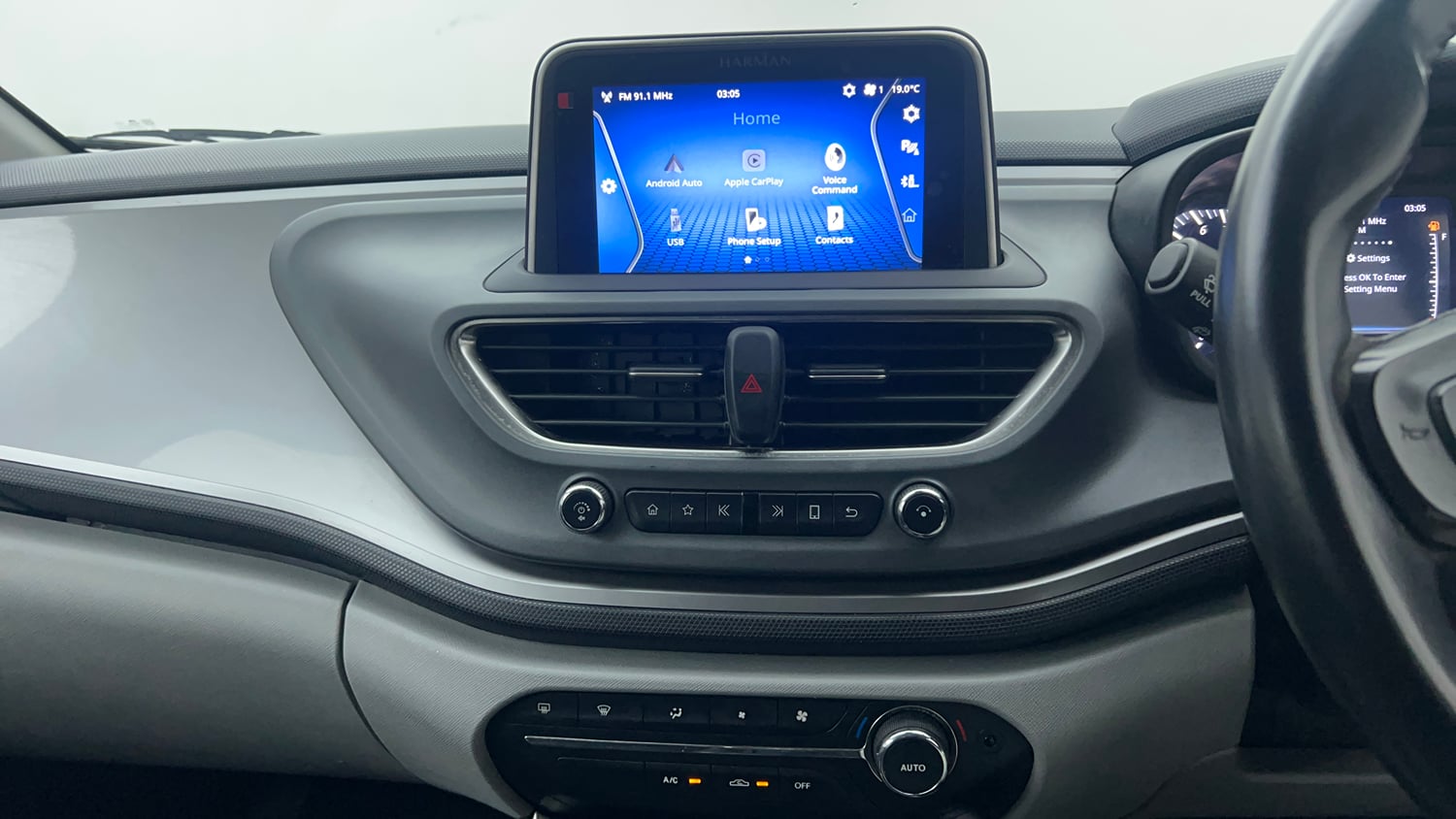 Used 2021 Tata Altroz XZ Petrol Petrol Manual interior MUSIC SYSTEM & AC CONTROL VIEW