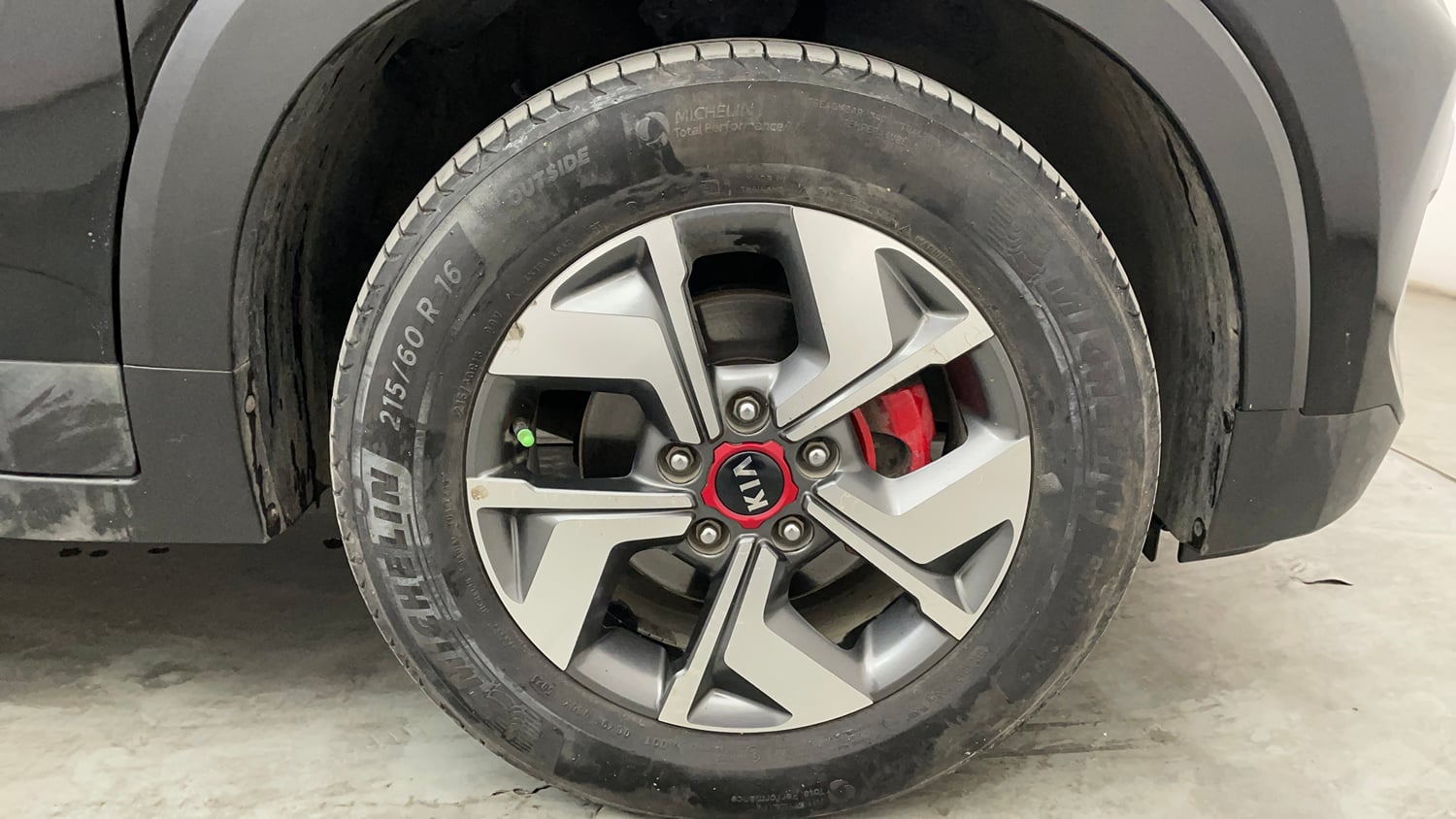Used 2020 Kia Sonet GTX Plus 1.5 AT Diesel Automatic tyres RIGHT FRONT TYRE RIM VIEW