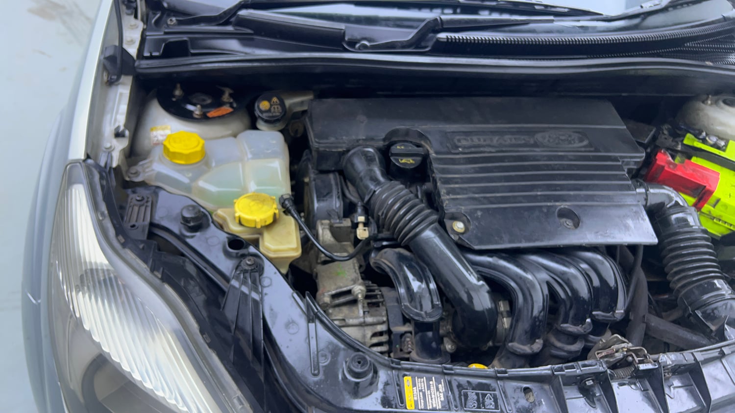 Used 2012 Ford Figo Duratec Petrol ZXI 1.2 Petrol Manual engine ENGINE RIGHT SIDE VIEW
