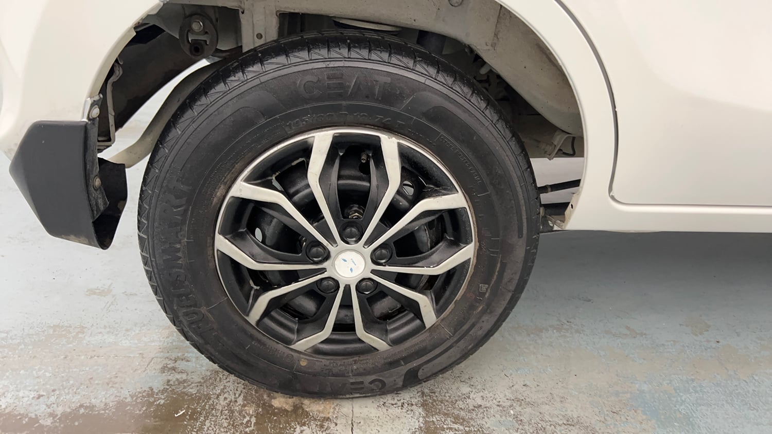 Used 2020 Maruti Suzuki Alto 800 VXi Petrol Manual tyres RIGHT REAR TYRE RIM VIEW