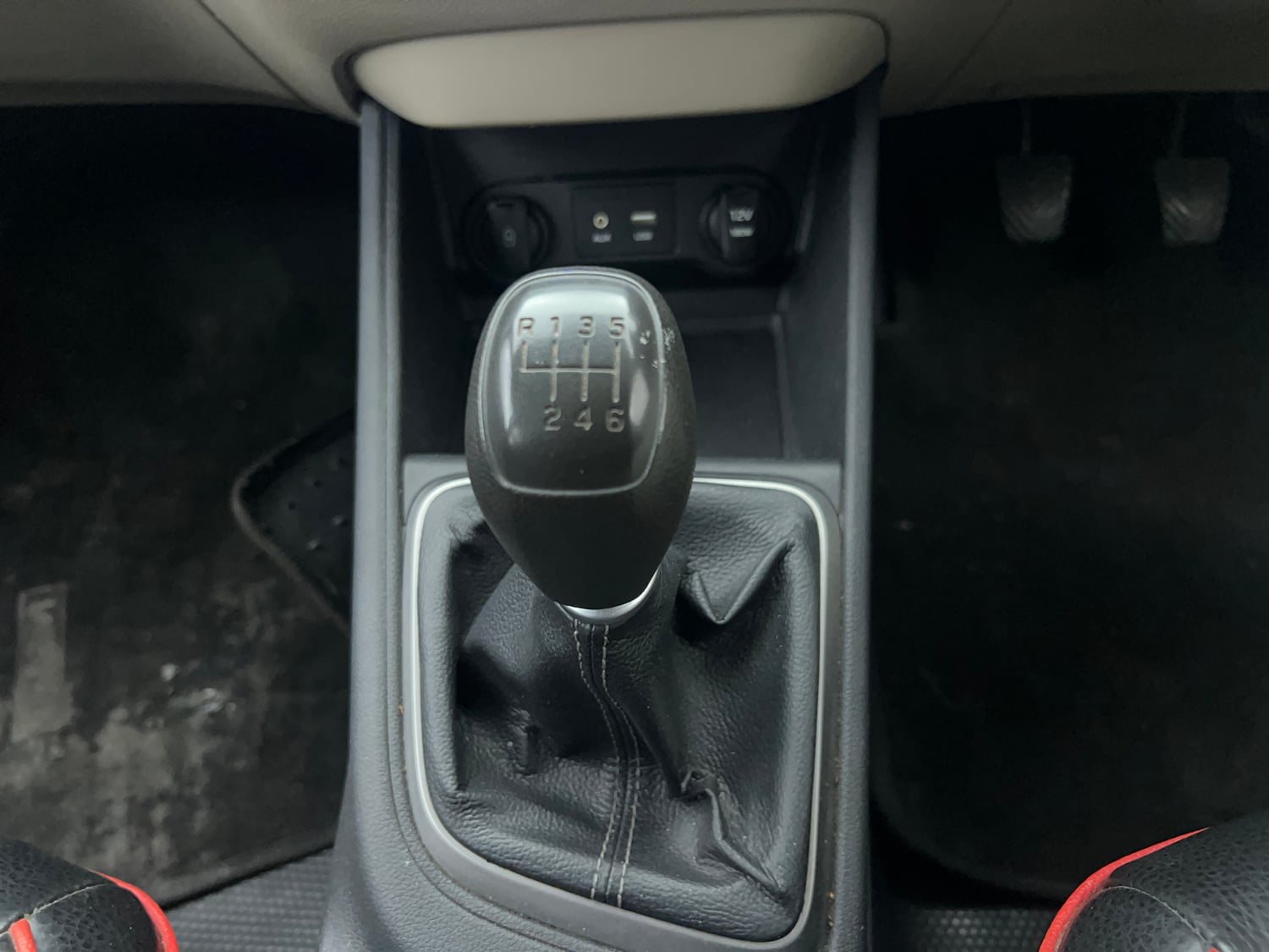 Used 2019 Hyundai Verna SX 1.6 VTVT Petrol Manual interior GEAR  KNOB VIEW