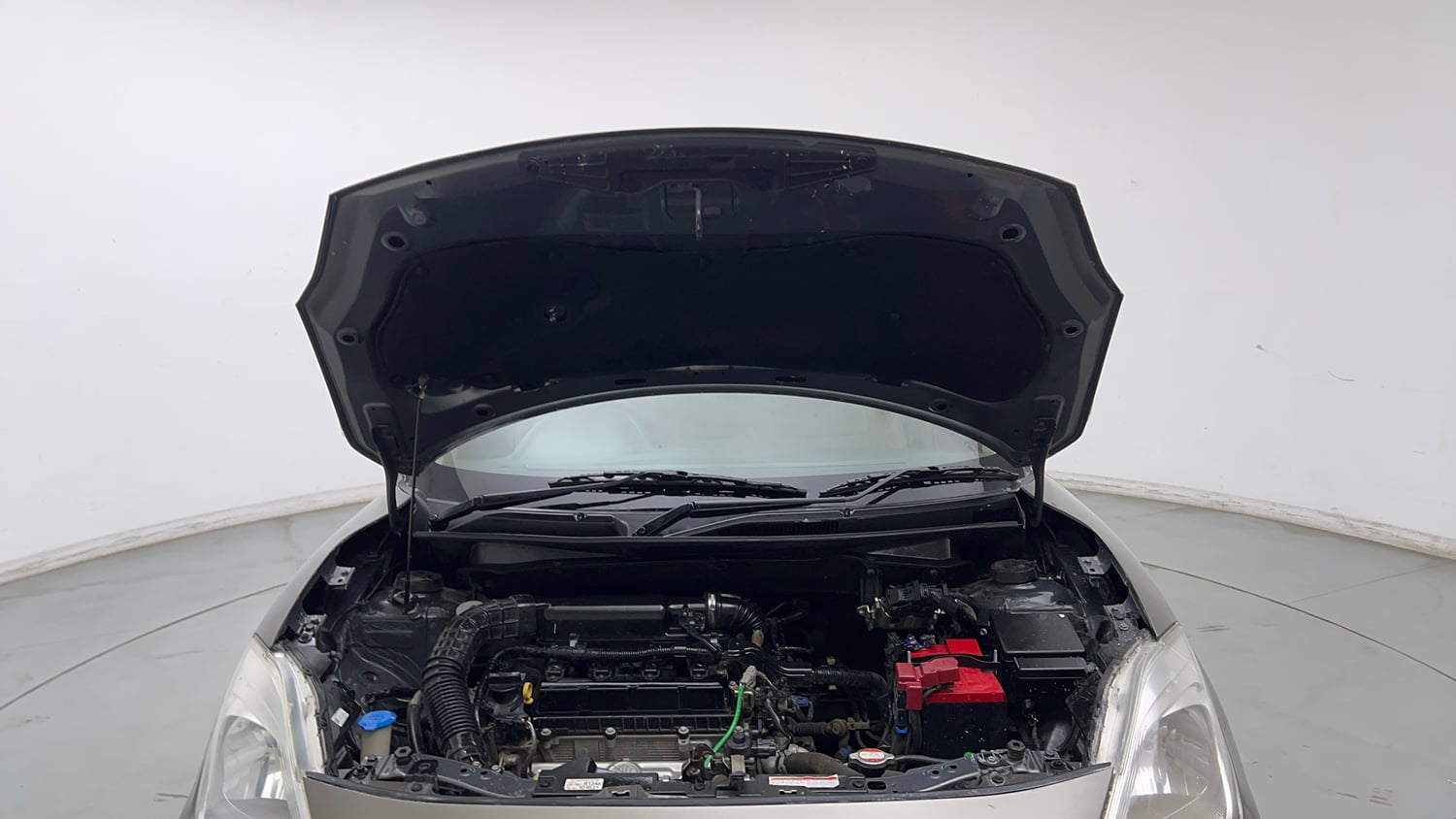 Used 2020 Maruti Suzuki Dzire VXi Petrol Manual engine ENGINE & BONNET OPEN FRONT VIEW