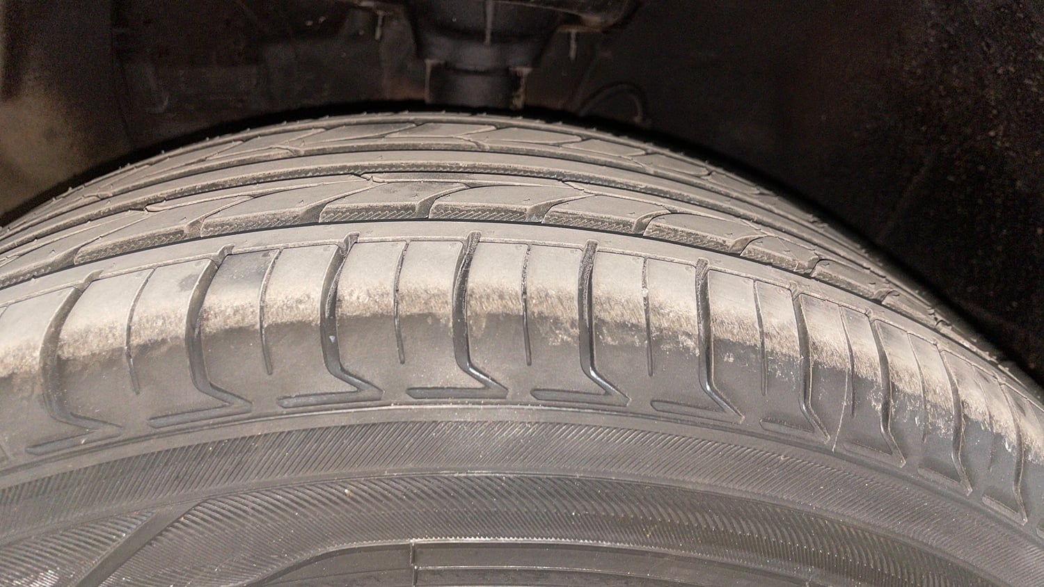 Used 2020 Hyundai Elite i20 Sportz Plus 1.2 Petrol Manual tyres LEFT FRONT TYRE TREAD VIEW