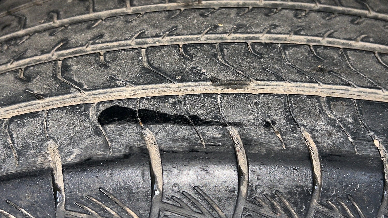 Used 2017 Renault Duster RXS CVT Petrol Automatic tyres LEFT REAR TYRE TREAD VIEW
