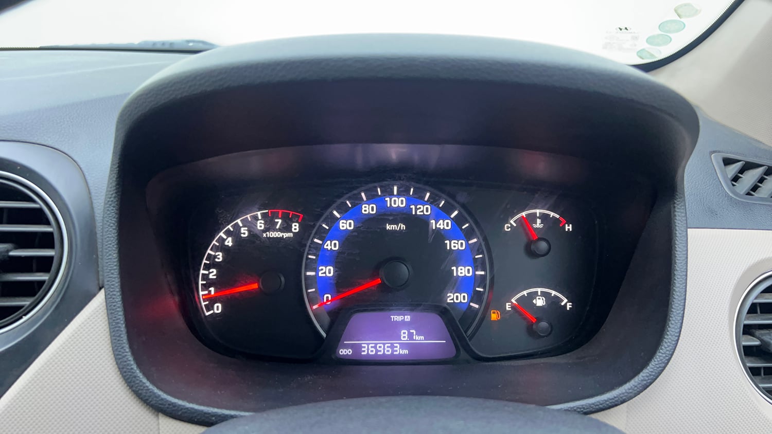 Used 2015 Hyundai Xcent SX 1.2 Petrol Manual interior CLUSTERMETER VIEW