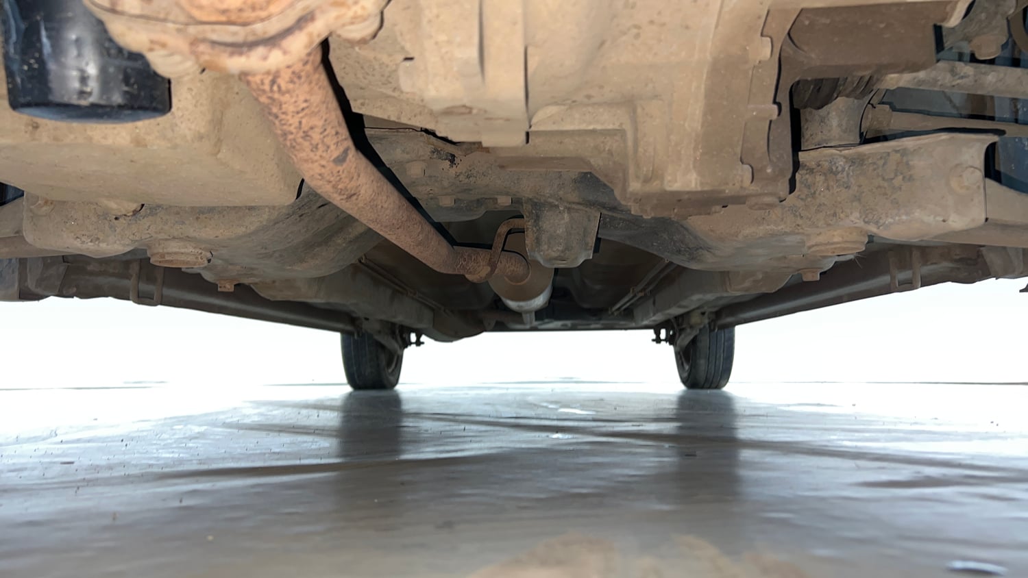 Used 2014 Maruti Suzuki Wagon R VXI Petrol Manual extra FRONT LEFT UNDERBODY VIEW