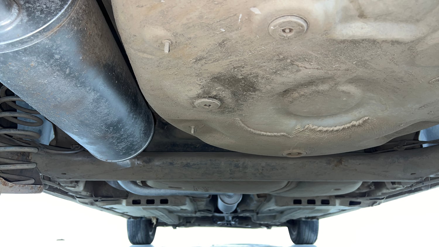 Used 2020 Volkswagen Ameo Trendline 1.0L (P) Petrol Manual extra REAR UNDERBODY VIEW (TAKEN FROM REAR)