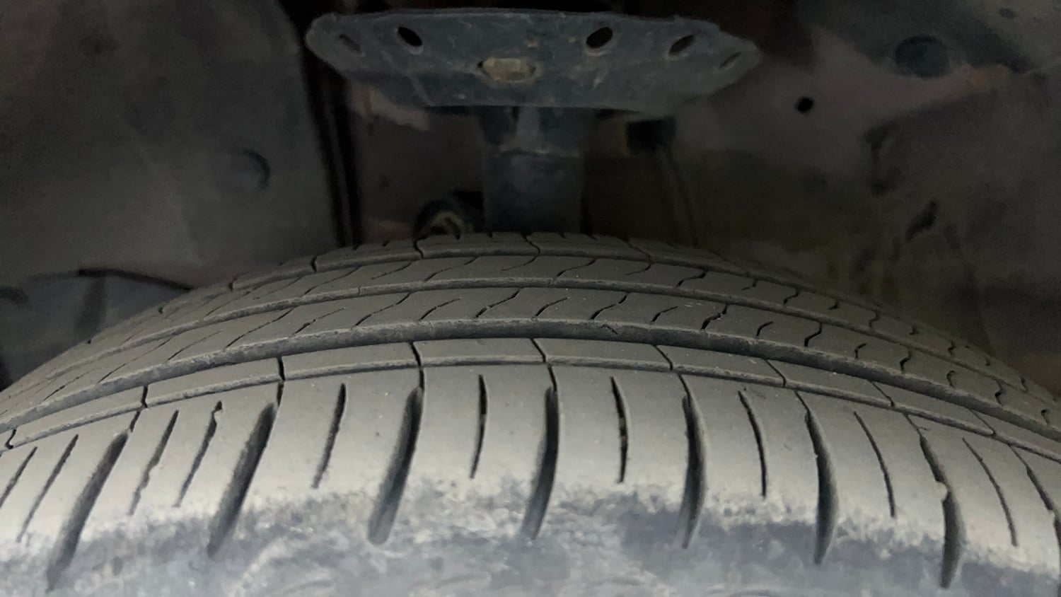 Used 2025 Honda Amaze ZX 1.2 Petrol CVT Petrol Automatic tyres LEFT FRONT TYRE TREAD VIEW