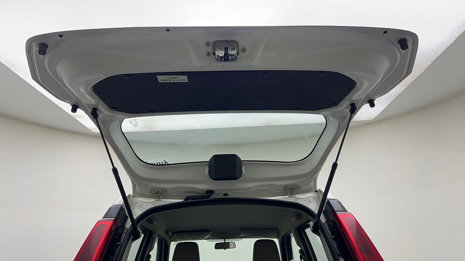 Used 2022 Maruti Suzuki Wagon R 1.0 VXi (O) 1.0 Petrol Manual interior DICKY DOOR OPEN VIEW