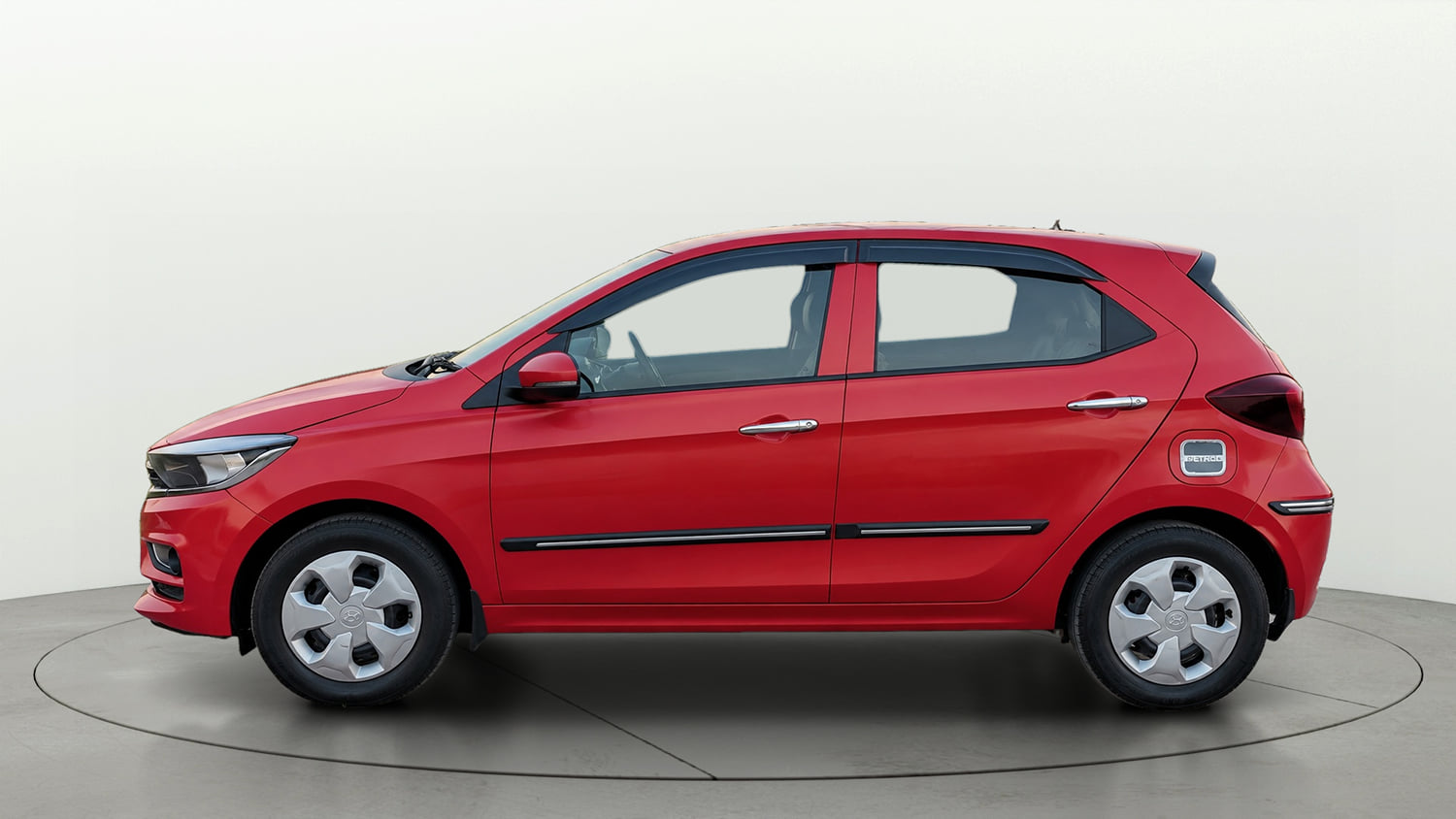 Used 2021 Tata Tiago XT Petrol Manual exterior LEFT SIDE VIEW
