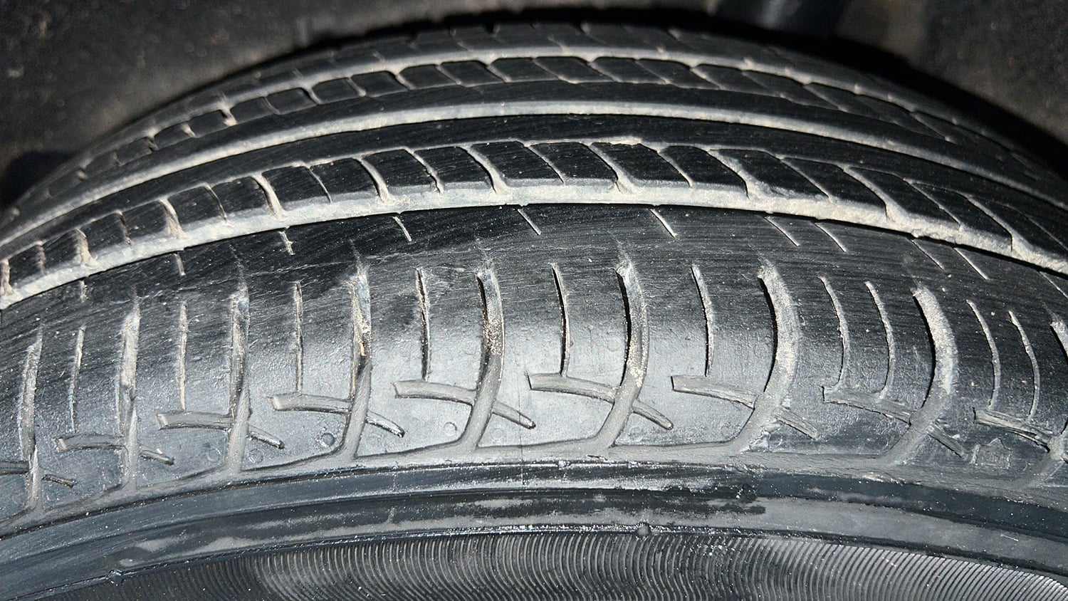 Used 2018 Maruti Suzuki Baleno Delta 1.2 Petrol Manual tyres LEFT REAR TYRE TREAD VIEW
