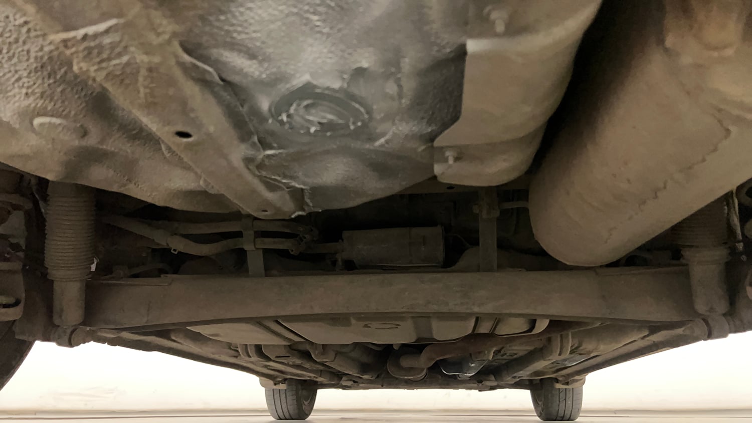 Used 2015 Hyundai Fluidic Verna 4S 1.6 VTVT SX Petrol Manual extra REAR UNDERBODY VIEW (TAKEN FROM REAR)