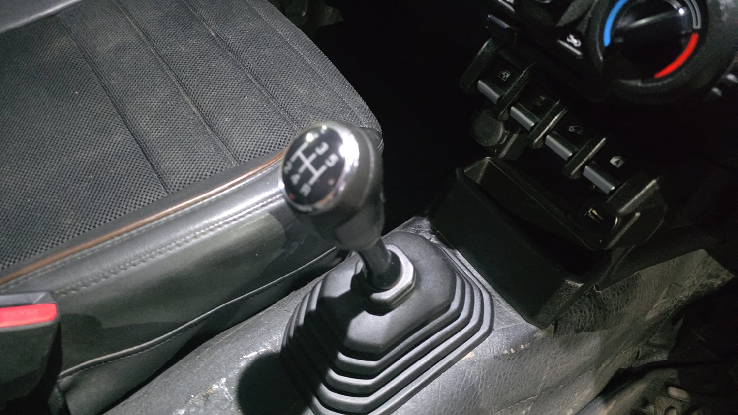 Used 2024 Maruti Suzuki Jimny Zeta MT Petrol Manual interior GEAR  KNOB VIEW