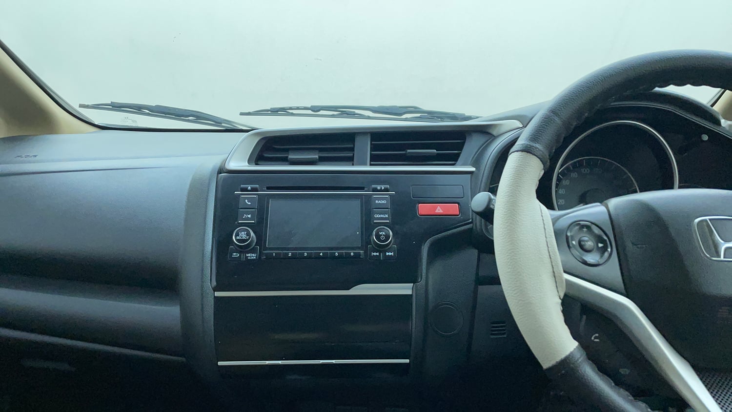 Used 2015 Honda Jazz V AT Petrol Petrol Automatic interior MUSIC SYSTEM & AC CONTROL VIEW