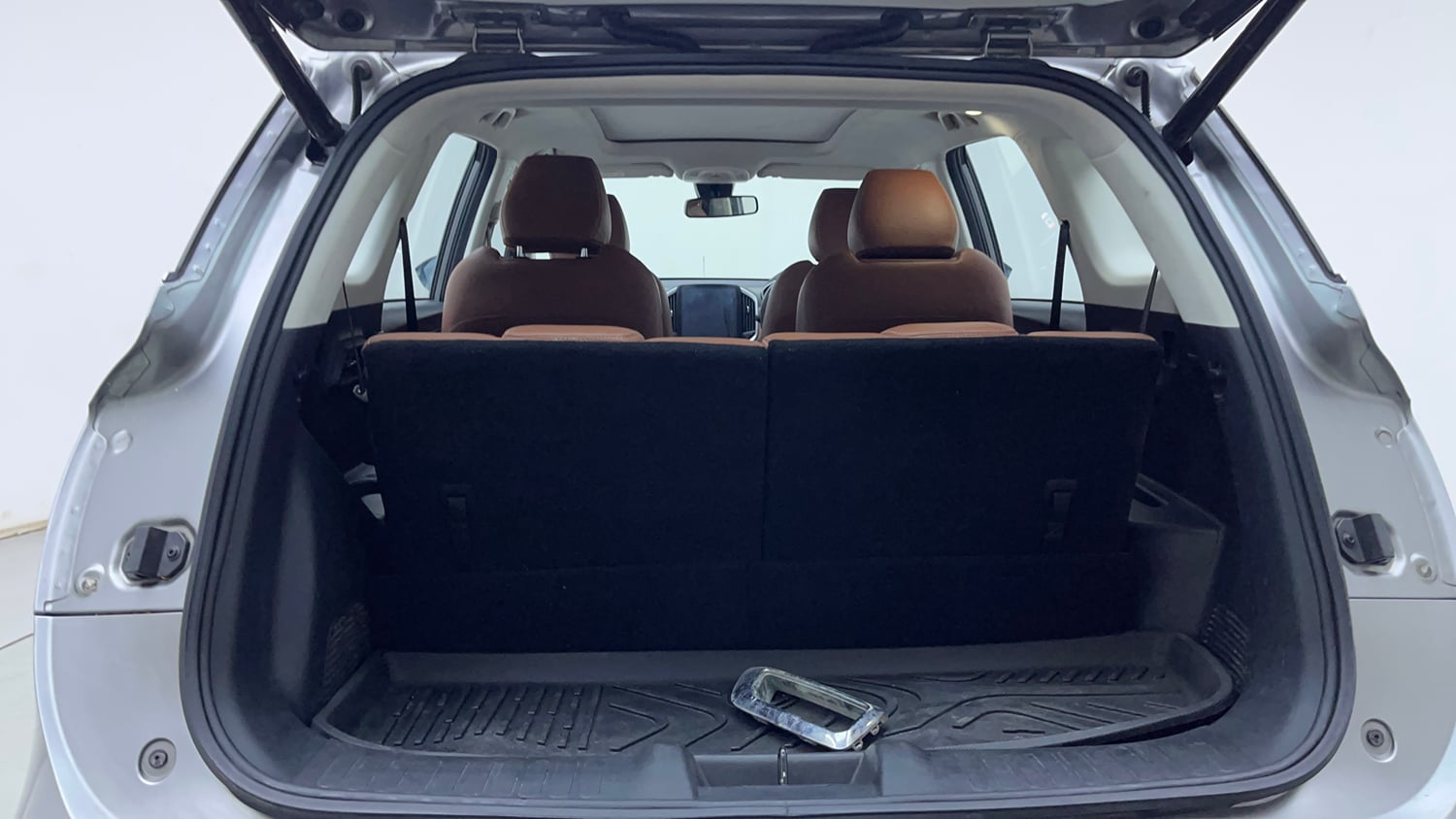 Used 2022 MG Motors Hector Plus Sharp 2.0 Diesel Turbo MT 6-STR Diesel Manual interior DICKY INSIDE VIEW