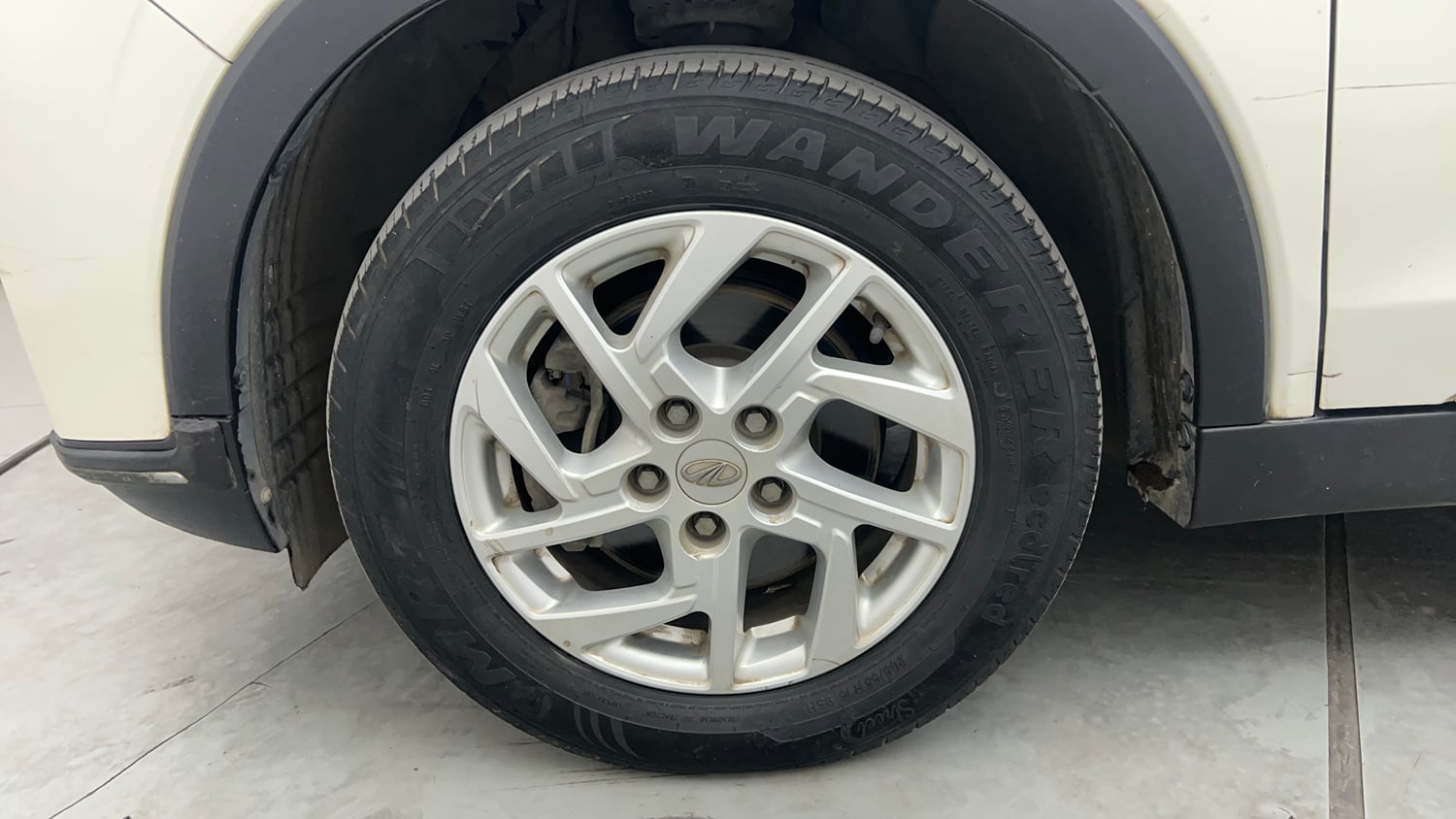 Used 2022 Mahindra XUV 300 W8 1.5 Diesel Diesel Manual tyres LEFT FRONT TYRE RIM VIEW