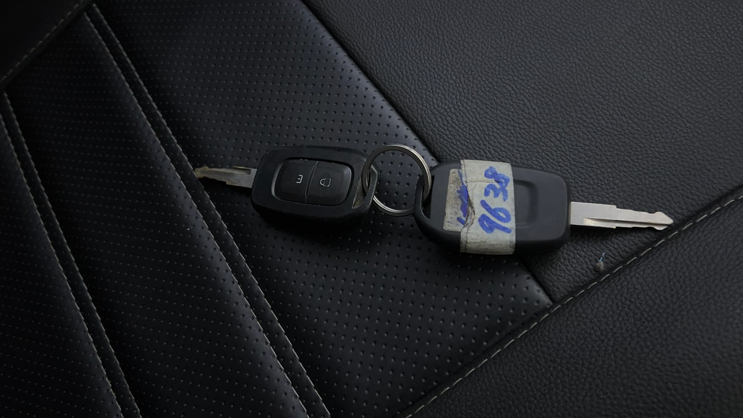 Used 2018 Renault Kwid 1.0 RXT AMT Opt Petrol Automatic extra CAR KEY VIEW