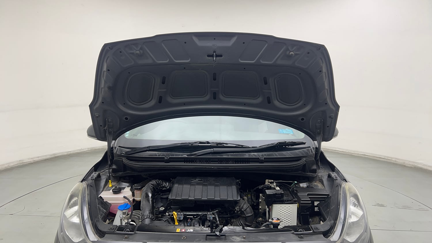 Used 2022 Hyundai Grand i10 Nios Sportz 1.2 Kappa VTVT Petrol Manual engine ENGINE & BONNET OPEN FRONT VIEW