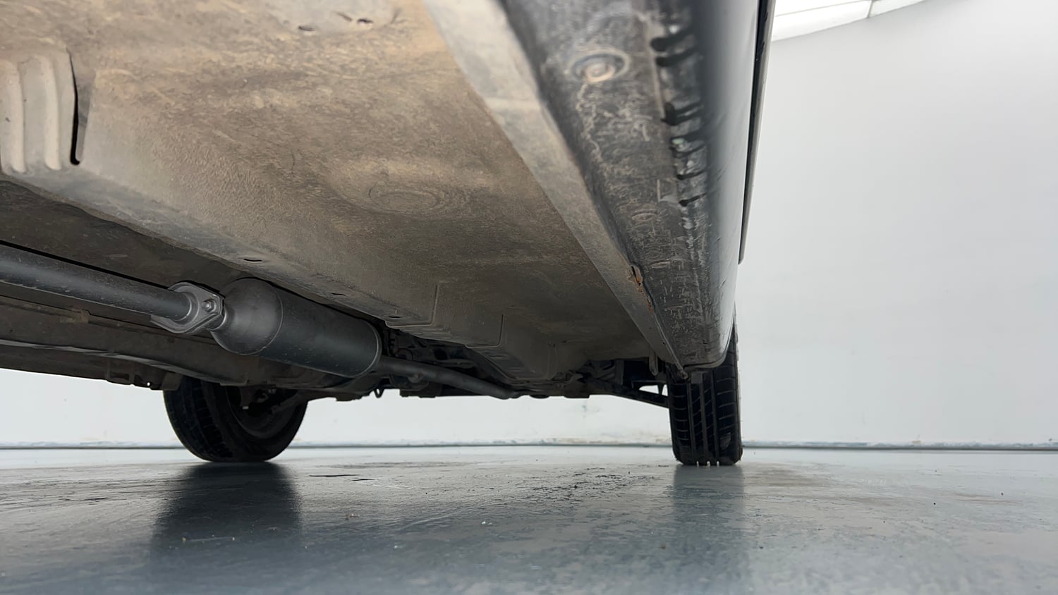 Used 2015 Maruti Suzuki Wagon R VXI Petrol Manual extra REAR RIGHT UNDERBODY VIEW