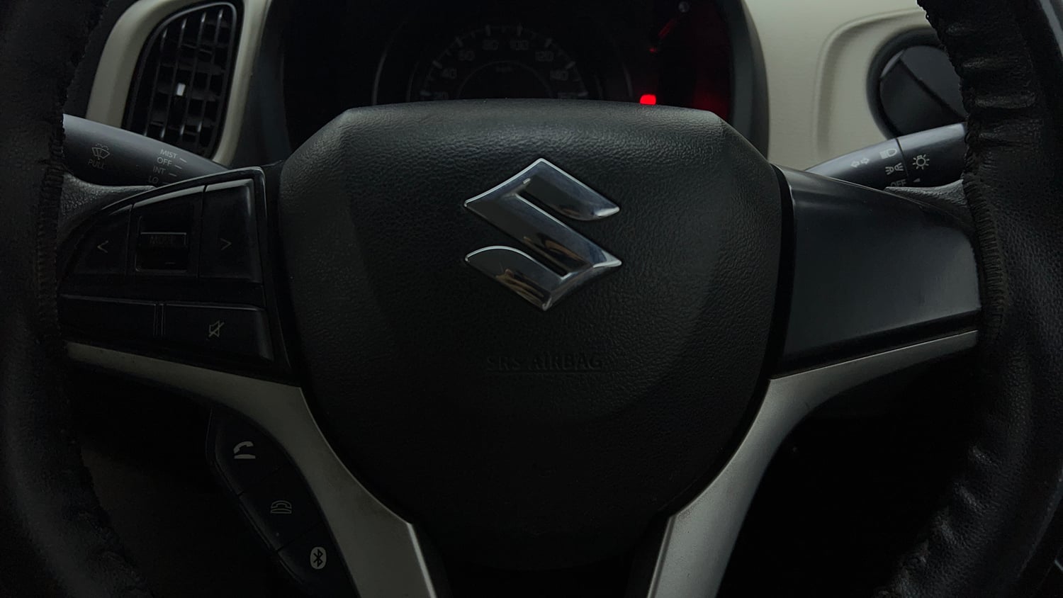 Used 2019 Maruti Suzuki Wagon R VXi (O) 1.2 AMT Petrol Automatic top_features Steering mounted controls