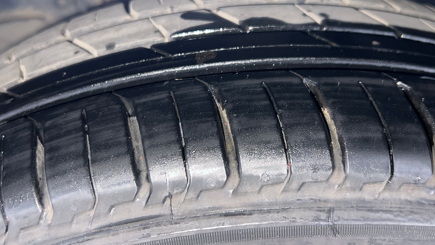 Used 2020 Tata Tiago Revotron XZ Plus Petrol Manual tyres LEFT FRONT TYRE TREAD VIEW