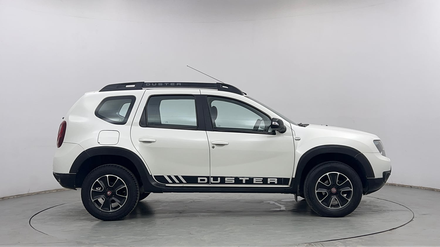 Used 2017 Renault Duster RXS CVT Petrol Automatic exterior RIGHT SIDE VIEW