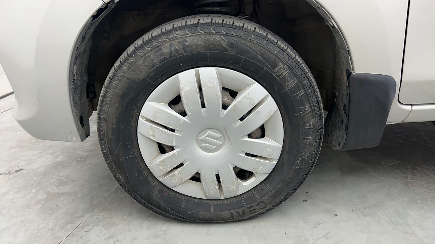 Used 2017 Maruti Suzuki Alto 800 LXi (O) Petrol Manual tyres LEFT FRONT TYRE RIM VIEW