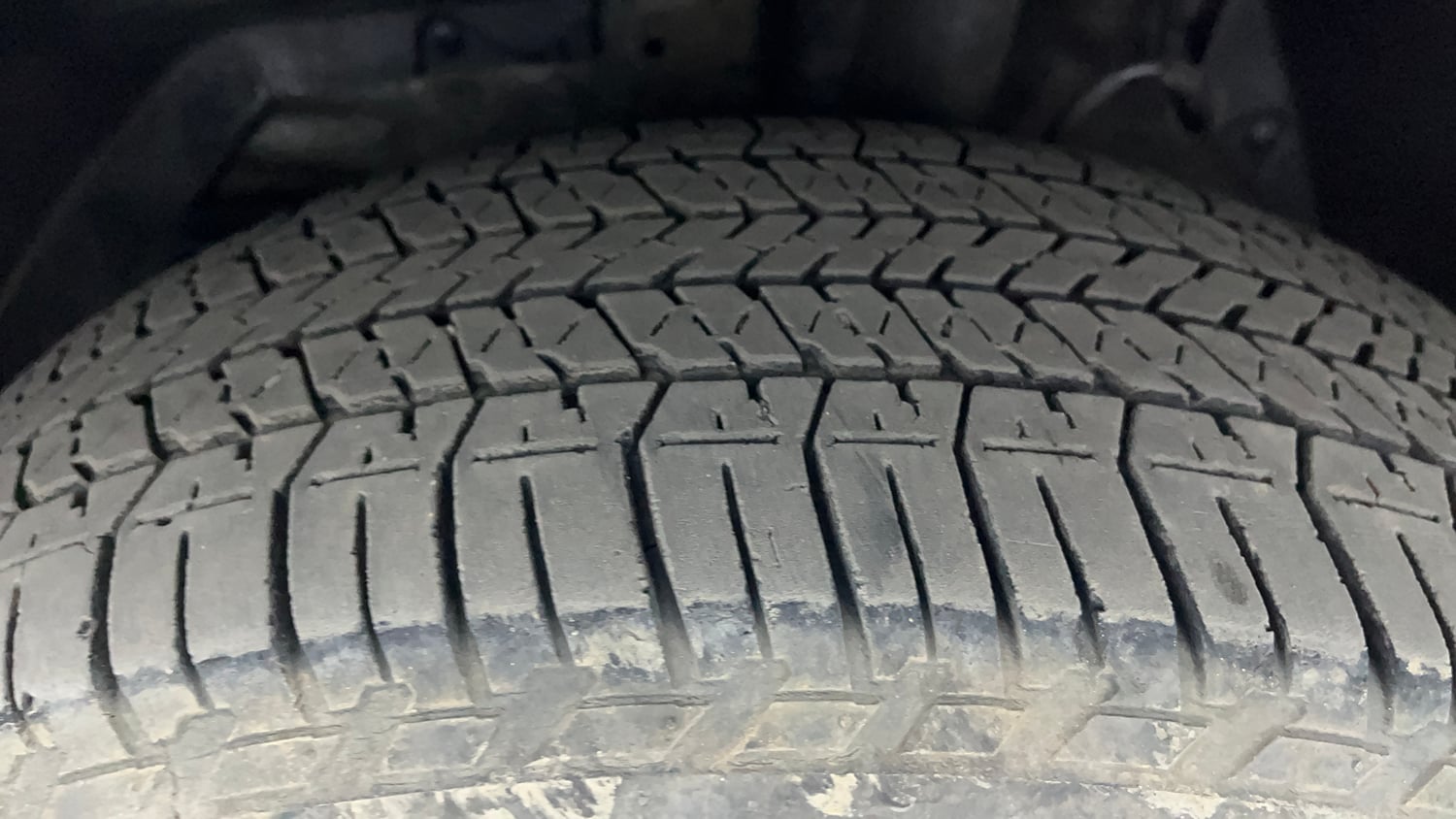 Used 2017 Mahindra XUV500 W4 Diesel Manual tyres LEFT FRONT TYRE TREAD VIEW