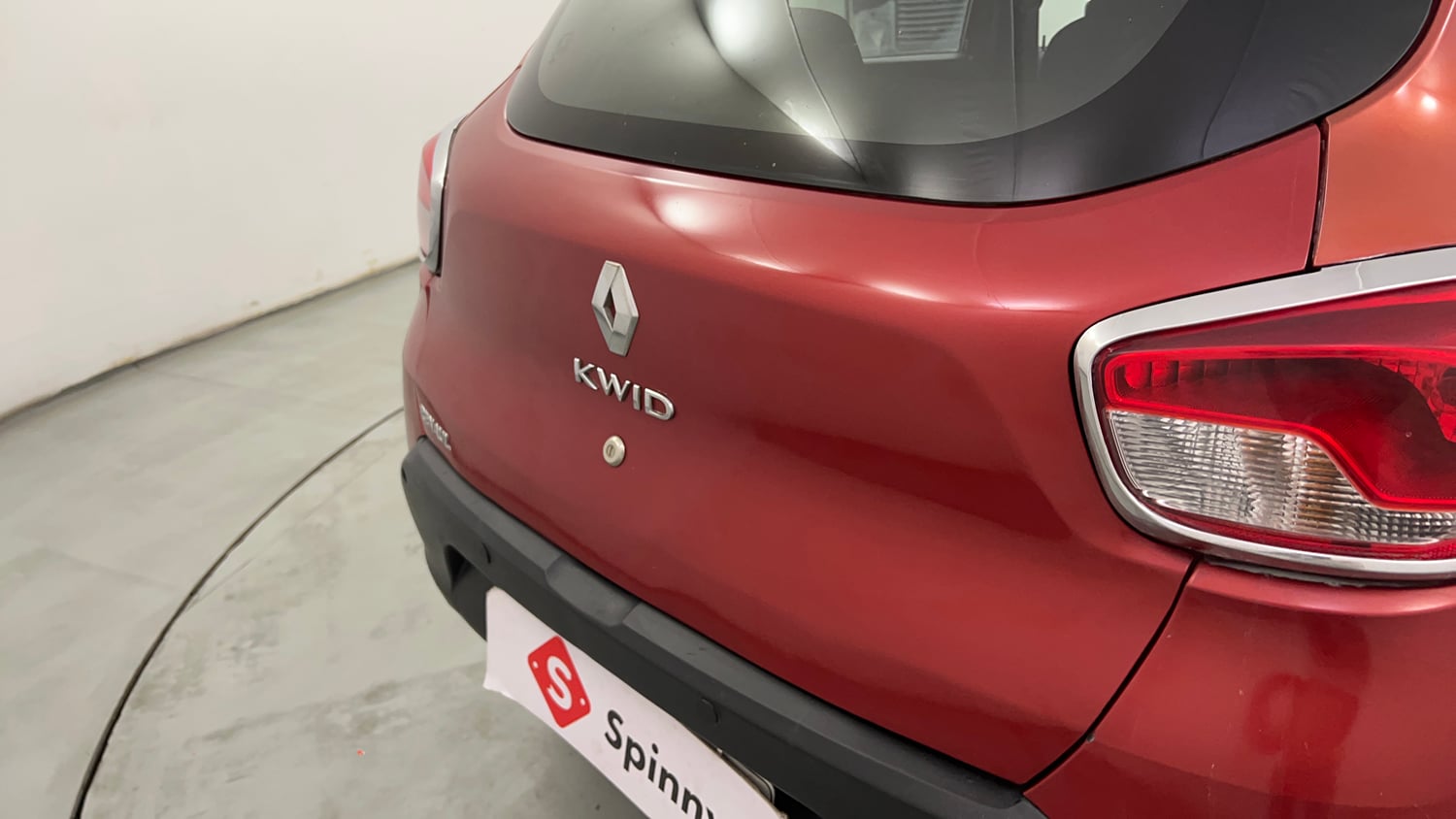 Used 2017 Renault Kwid RXT Petrol Manual dents MINOR DENT
