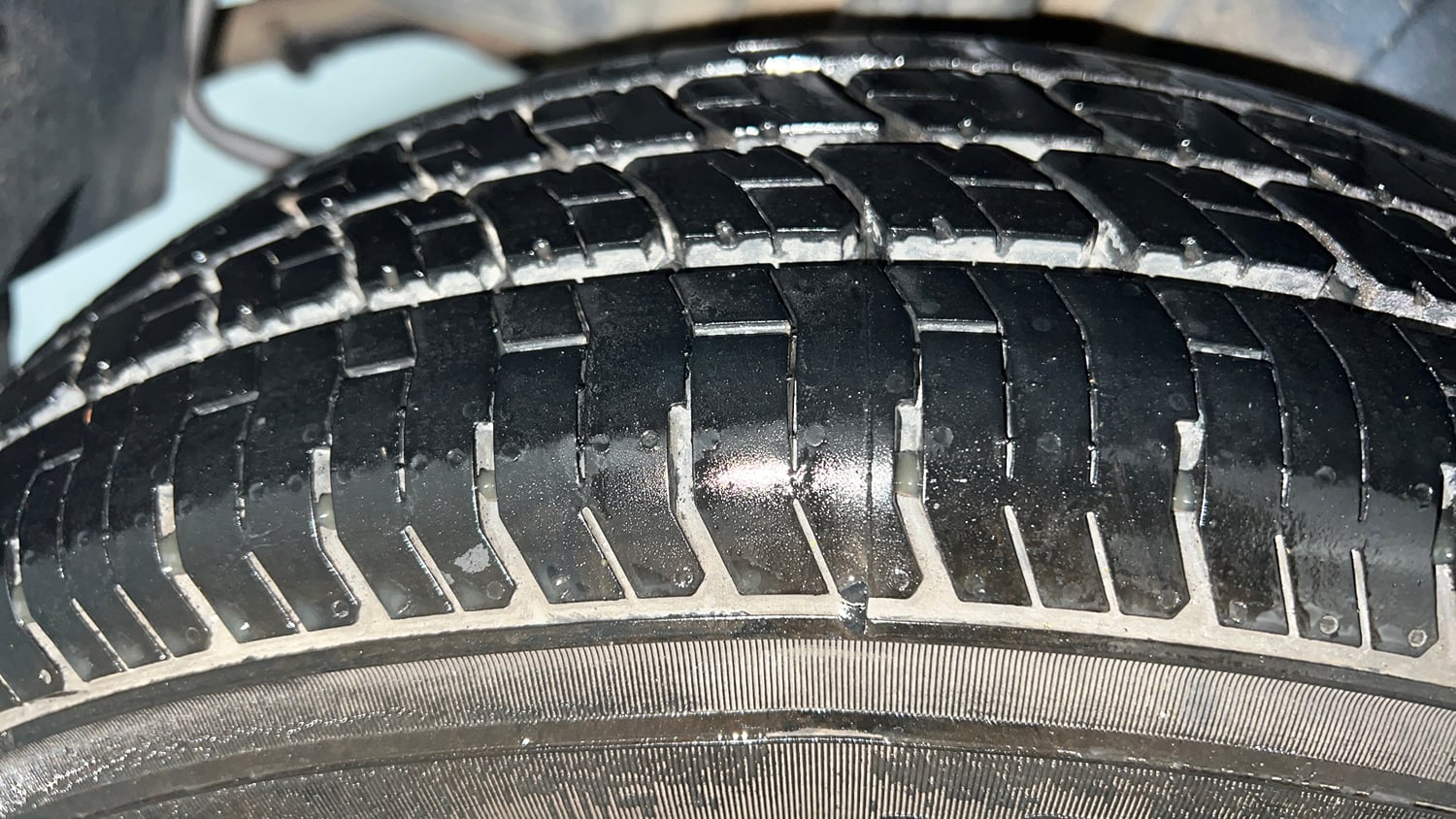 Used 2017 Maruti Suzuki Swift LXi Petrol Manual tyres RIGHT REAR TYRE TREAD VIEW