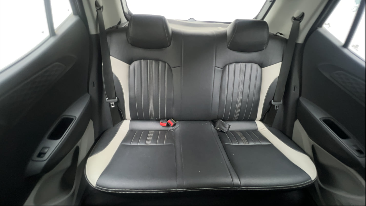 Used 2022 Hyundai Grand i10 Nios Sportz 1.2 Kappa VTVT Petrol Manual interior REAR SEAT CONDITION VIEW