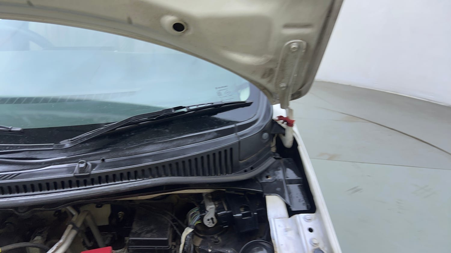 Used 2018 Maruti Suzuki Wagon R LXI Petrol Manual engine ENGINE LEFT SIDE HINGE & APRON VIEW