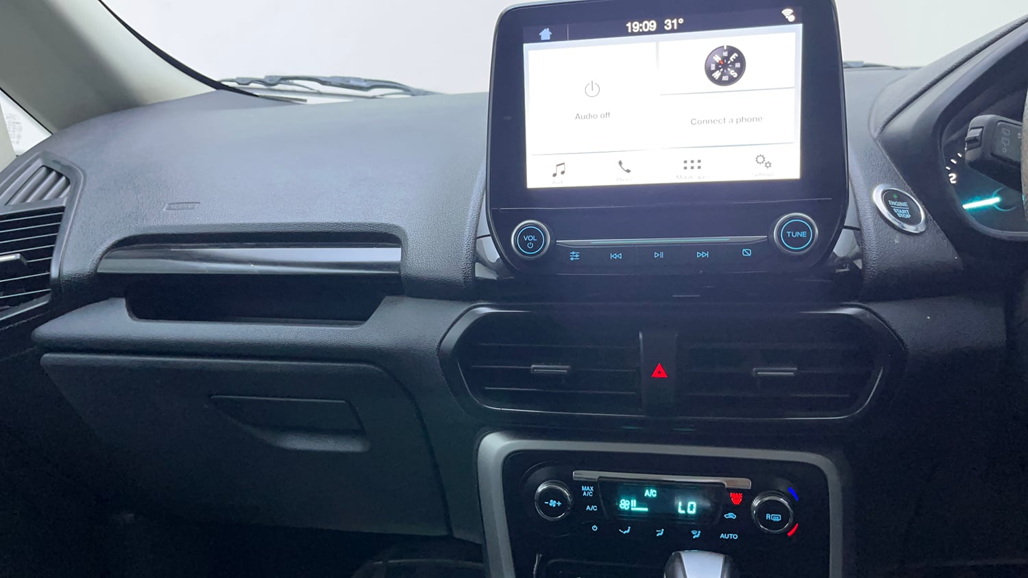 Used 2019 Ford EcoSport Titanium + 1.5L Ti-VCT AT Petrol Automatic interior MUSIC SYSTEM & AC CONTROL VIEW