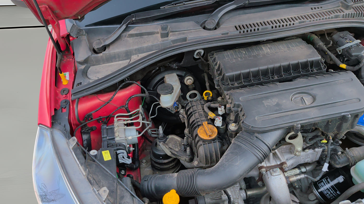 Used 2021 Tata Tiago XT Petrol Manual engine ENGINE RIGHT SIDE VIEW