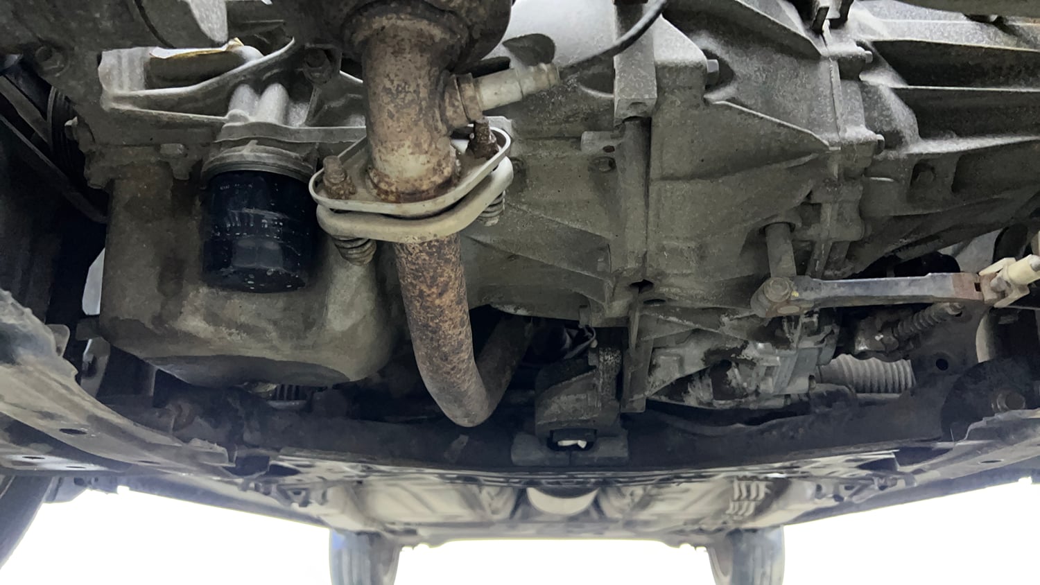 Used 2017 Maruti Suzuki Baleno Alpha 1.2 Petrol Manual extra FRONT LEFT UNDERBODY VIEW