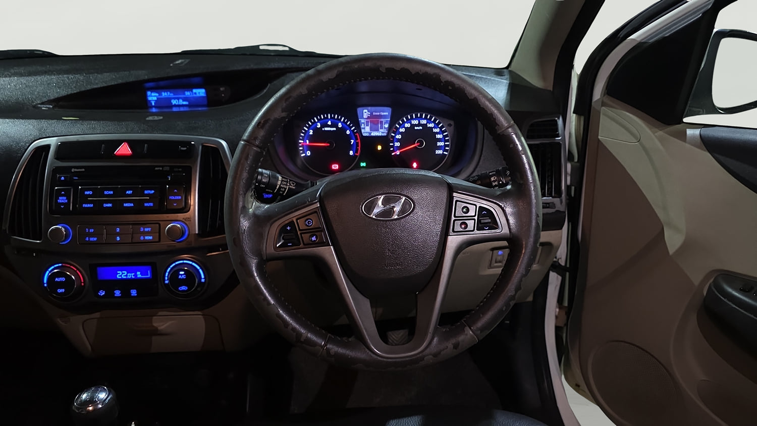 Used 2013 Hyundai i20 Asta 1.2 Petrol Manual interior STEERING VIEW