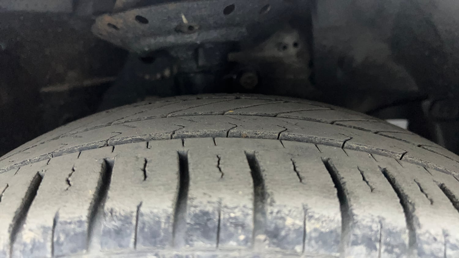 Used 2014 Honda Brio S MT Petrol Manual tyres RIGHT FRONT TYRE TREAD VIEW