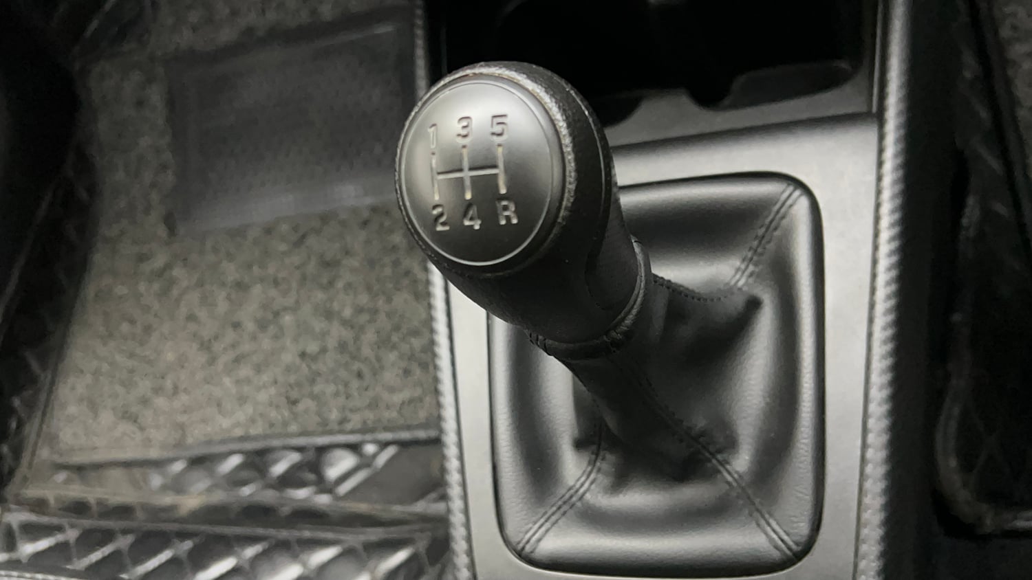 Used 2022 Maruti Suzuki Baleno Sigma MT Petrol Manual interior GEAR  KNOB VIEW