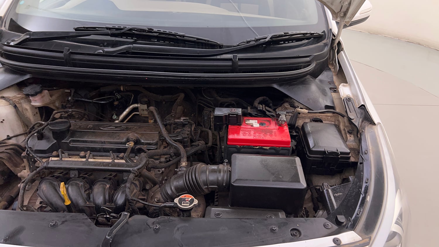 Used 2017 Hyundai Elite i20 Asta 1.2 (O) Petrol Manual engine ENGINE LEFT SIDE HINGE & APRON VIEW