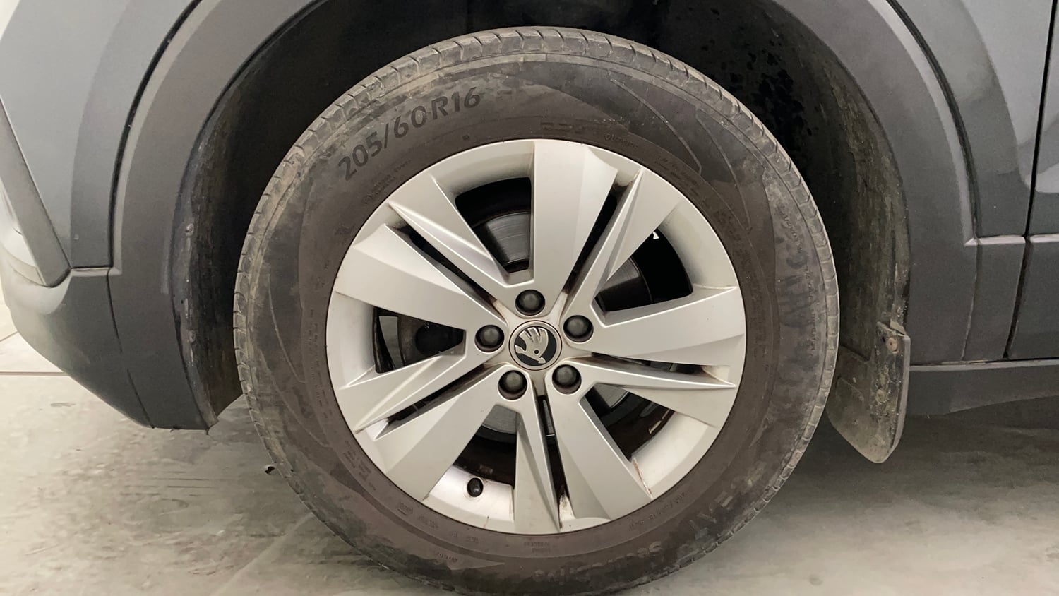 Used 2023 Skoda Kushaq Ambition 1.0L TSI MT Petrol Manual tyres LEFT FRONT TYRE RIM VIEW