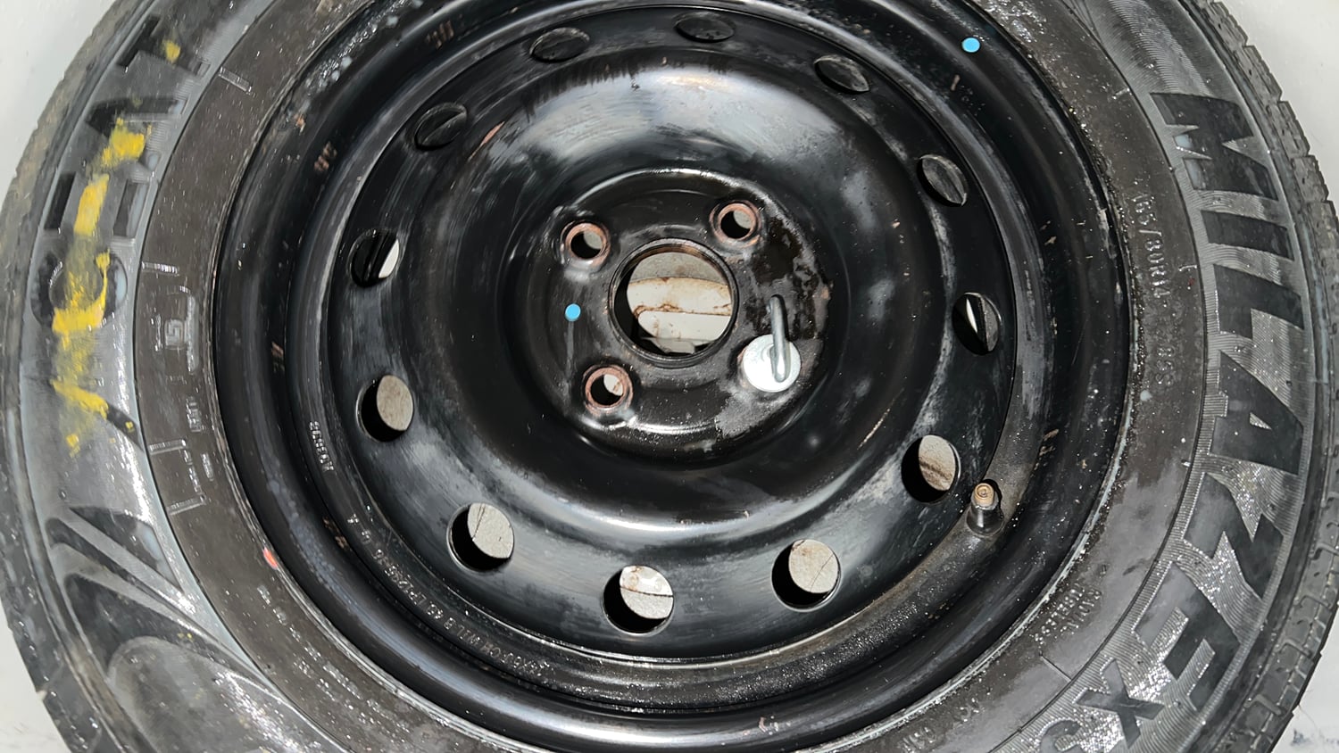 Used 2015 Maruti Suzuki Swift Dzire VXI Petrol Manual tyres SPARE TYRE VIEW