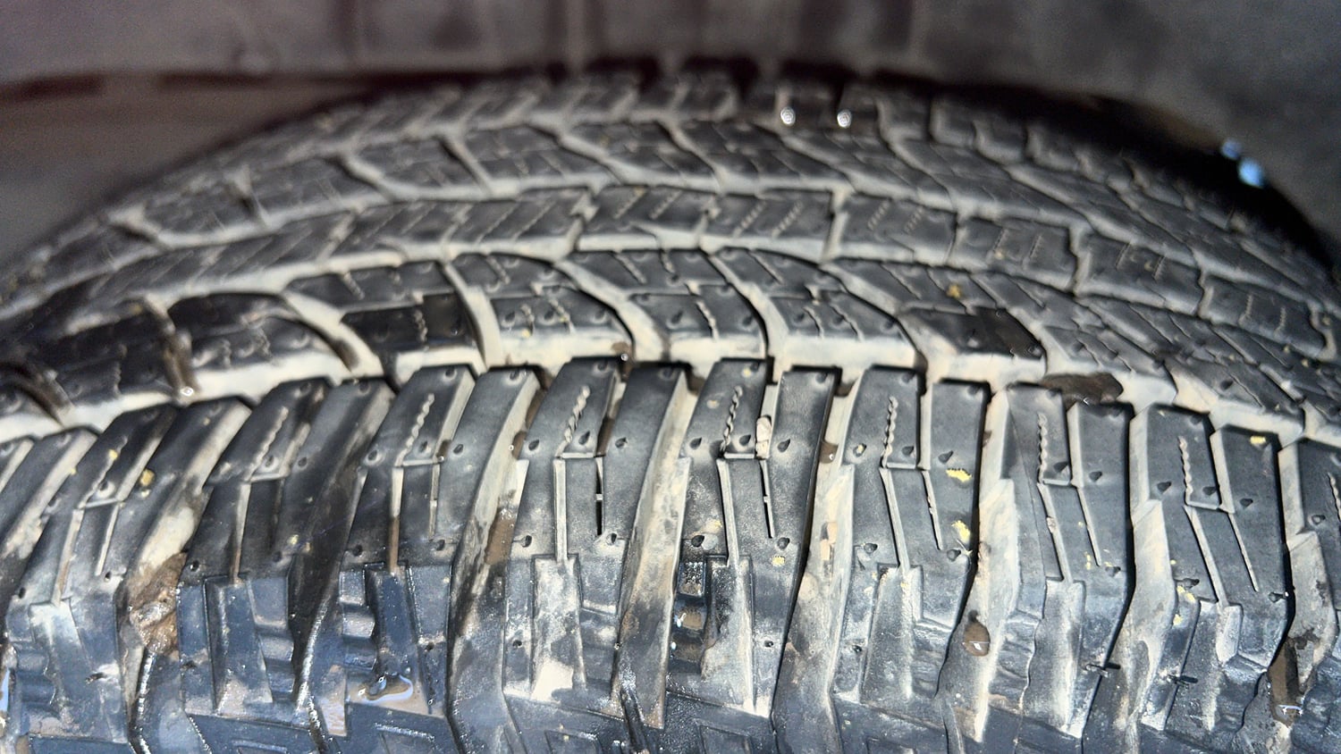 Used 2020 Mahindra TUV300 T4 Plus Diesel Manual tyres LEFT REAR TYRE TREAD VIEW