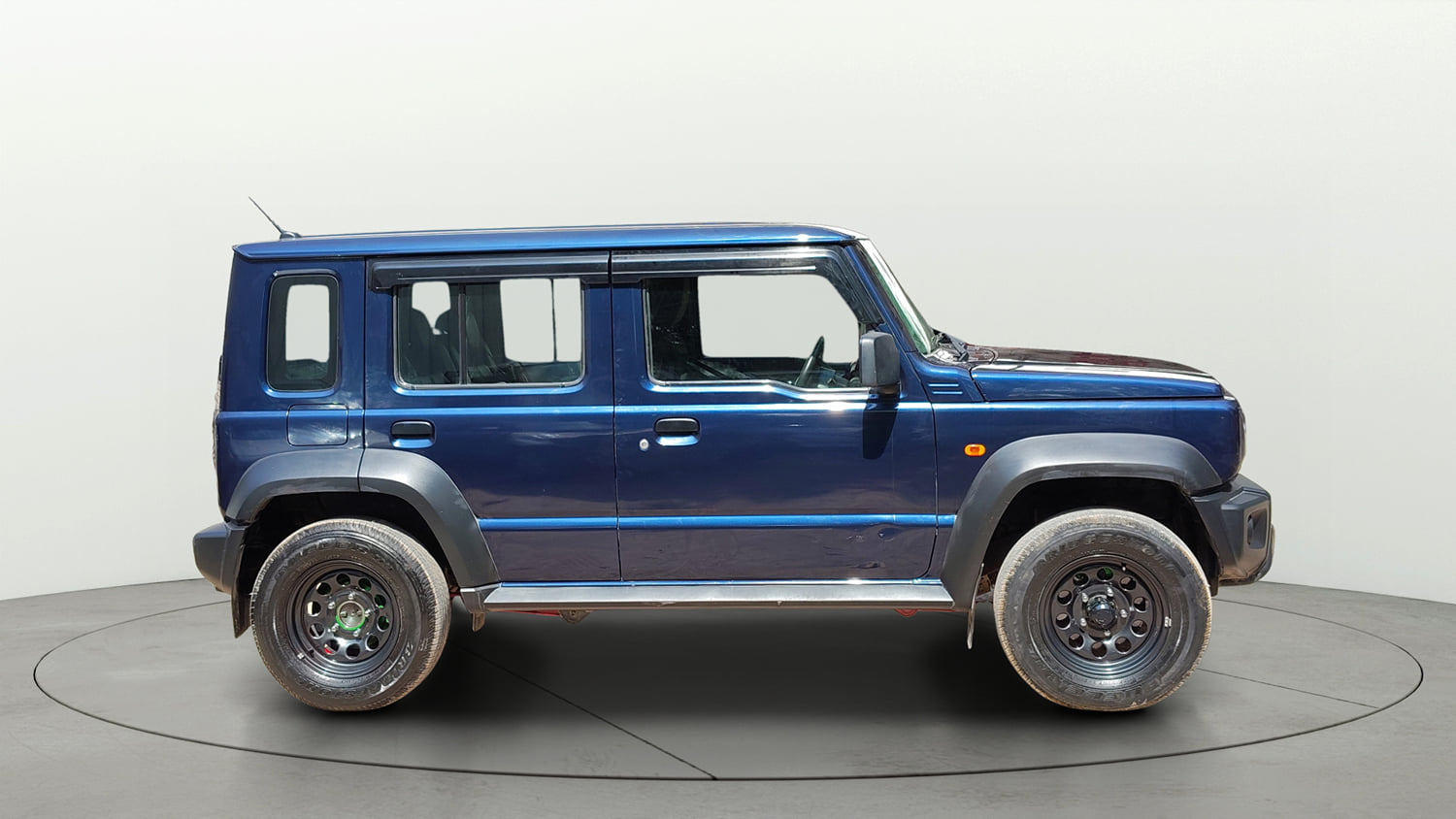 Used 2024 Maruti Suzuki Jimny Zeta MT Petrol Manual exterior RIGHT SIDE VIEW