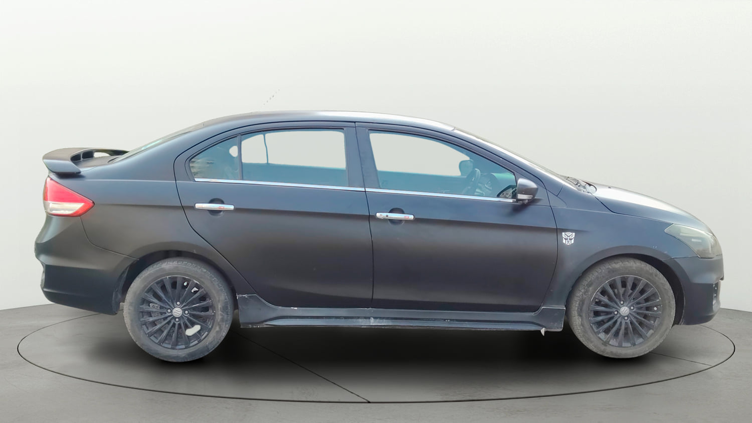 Used 2017 Maruti Suzuki Ciaz Alpha 1.3 Hybrid Diesel Manual exterior RIGHT SIDE VIEW