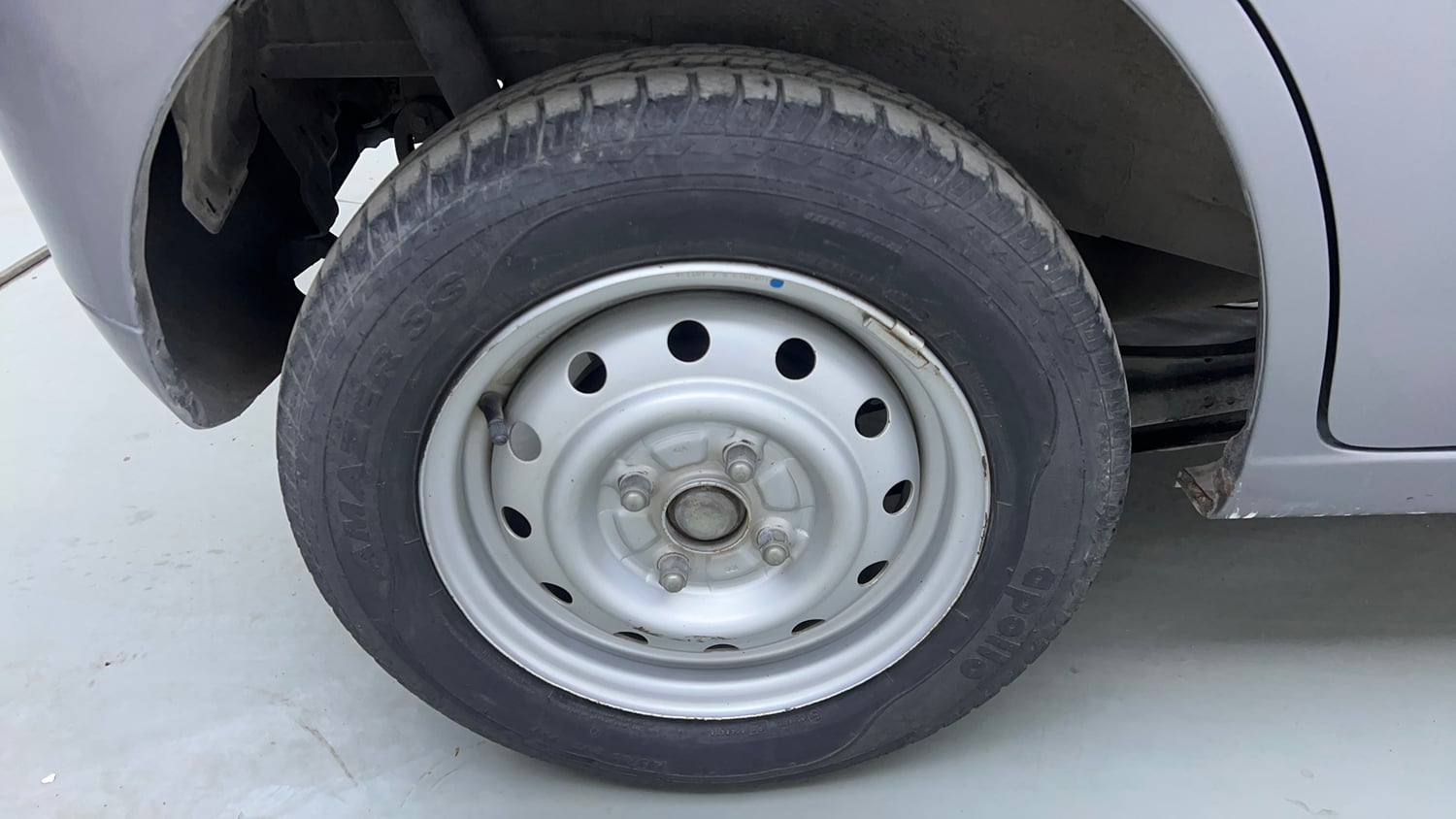 Used 2012 Maruti Suzuki Wagon R 1.0 LXi CNG Cng Manual tyres RIGHT REAR TYRE RIM VIEW
