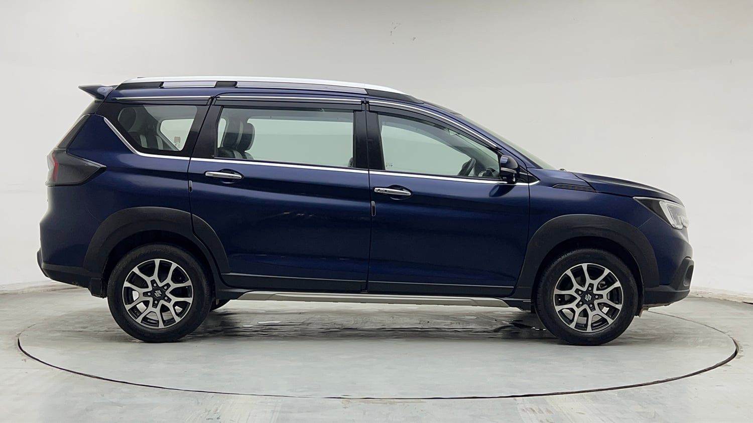 Used 2022 Maruti Suzuki XL6 Zeta MT Petrol Petrol Manual exterior RIGHT SIDE VIEW